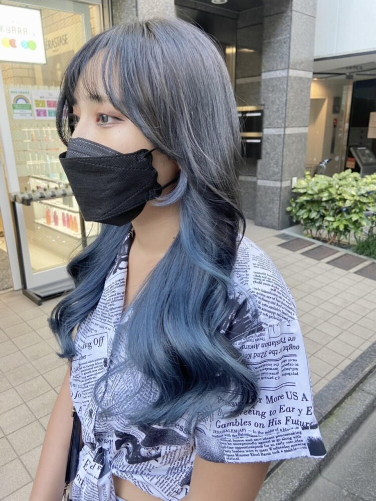 【新宿】さりげなく内側から覗くインナーカラーでおしゃれを演出！